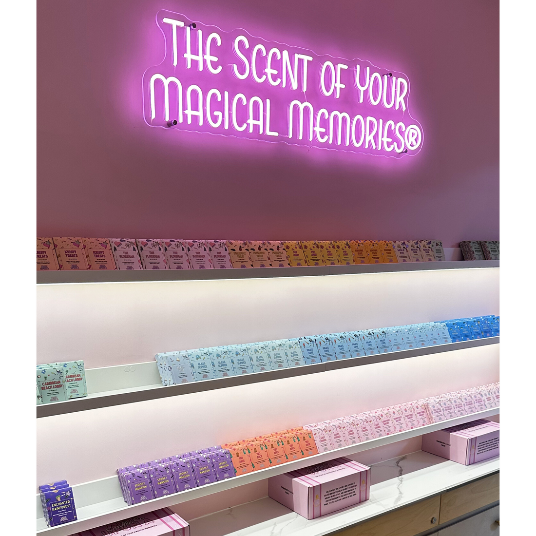 Why Wax Melts Work So Well for Recreating Theme Park Scents at Home